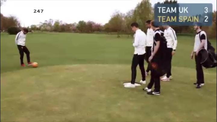 VIDEO: Sao MU so tài chơi golf bằng bóng đá