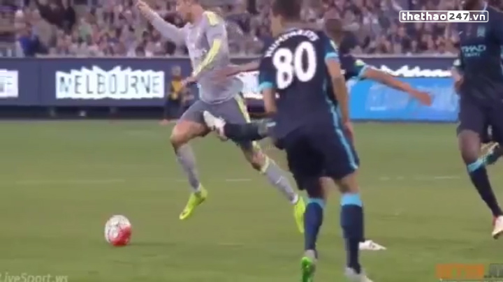 VIDEO: Tình huống Fernando đá vào 'chỗ hiểm' của CR7