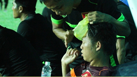 Tiền đạo U19 Việt Nam dính chấn thương đáng tiếc