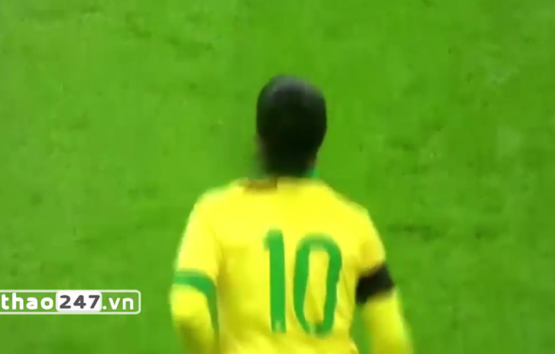 VIDEO: Ronaldinho - Ảo thuật gia sân cỏ top 30 Skills