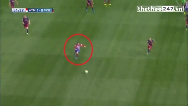 VIDEO: Pha bứt tốc ghi bàn sát thủ của Torres vào lưới Barca