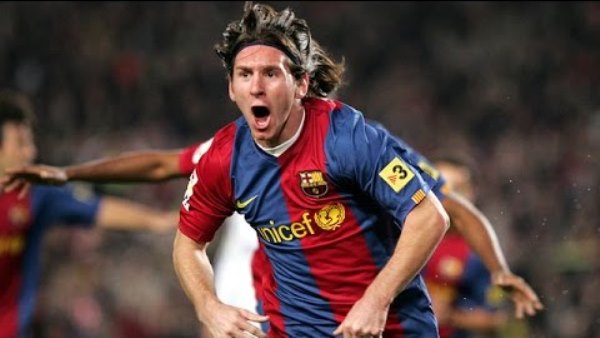 VIDEO: Cú hattrick của Messi vào lưới Real năm 19 tuổi