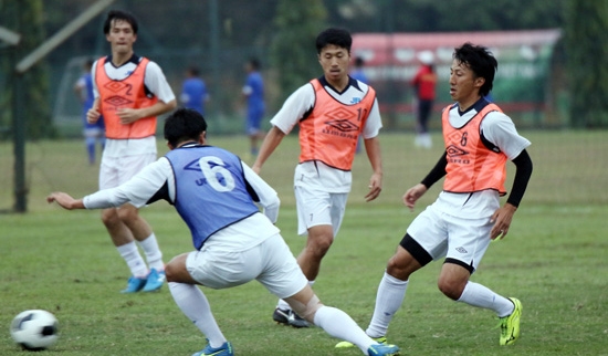 CLB Nhật phô diễn sức mạnh trước trận gặp U23 Việt Nam