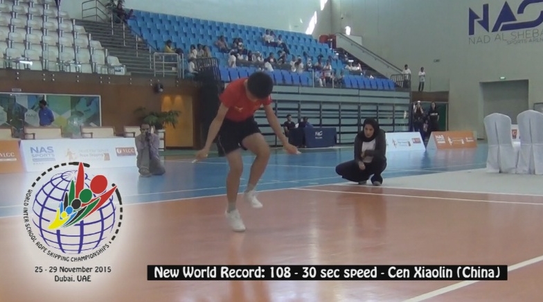 VIDEO: Kỷ lục nhảy dây không thể tin nổi của cậu bé Trung Quốc