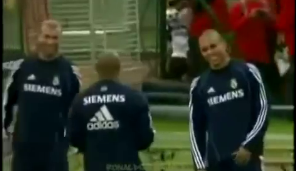 VIDEO: Ronaldo béo, Zidane và Carlos làm xiếc với bóng trên sân tập