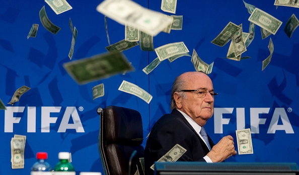 Blatter và Platini được hưởng khoan hồng