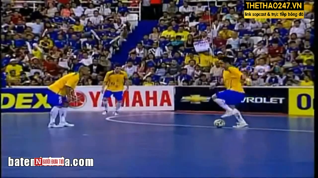 VIDEO: 2 kiệt tác sút phạt chỉ có ở 'thánh Futsal' Falcao