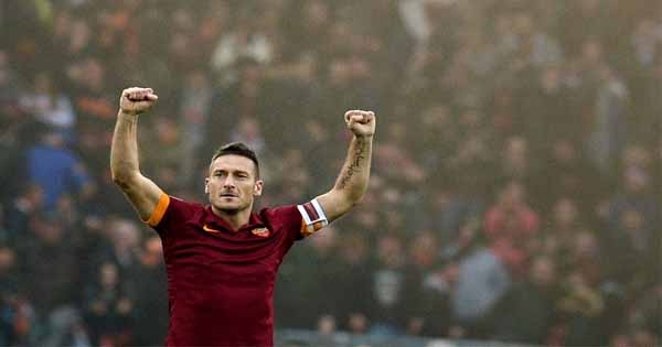 Roma có quyết định bất ngờ về tương lai của Totti