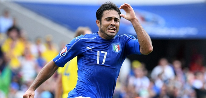 Italia vượt qua vòng bảng sau trận thắng Thụy Điển