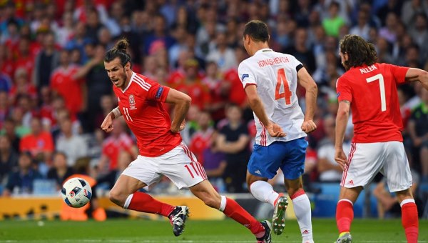 VIDEO: Màn trình diễn rực sáng của Gareth Bale vs Nga
