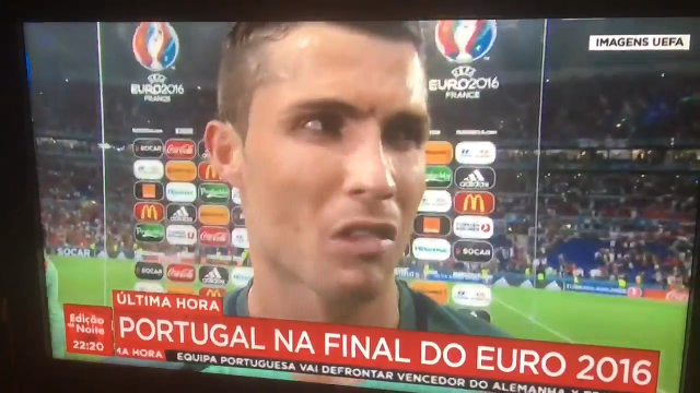VIDEO: Ronaldo xúc động suýt khóc khi phát biểu sau trận bán kết