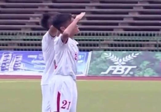 U16 Việt Nam ăn mừng kiểu quân đội khi thắng Myanmar 5-1