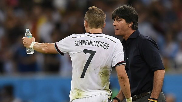 Bastian Schweinsteiger sẽ đá một trận nữa cho tuyển Đức
