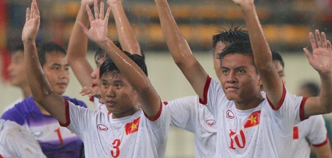 HLV Hoàng Anh Tuấn nói gì về những lời chê về lối chơi của U19 VN?