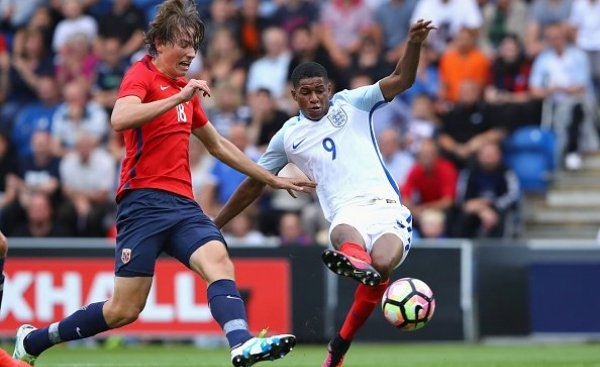 Marcus Rashford lập hattrick ấn tượng ở trận ra mắt U21 Anh