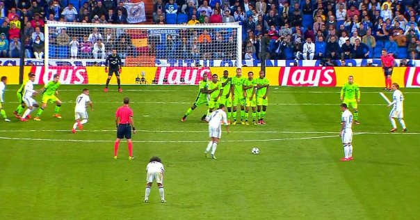 VIDEO: Ronaldo lập kỷ lục sút phạt thành bàn ở Champions League