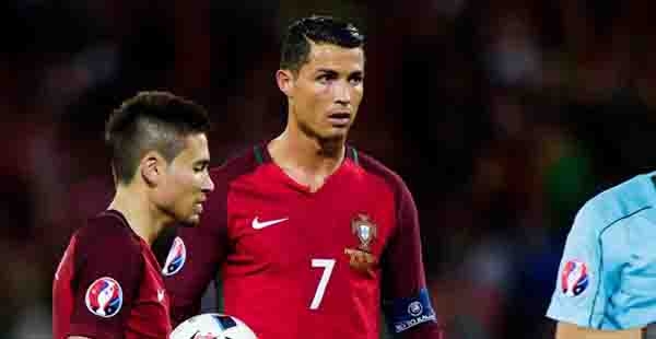 Chuyển nhượng 11/11: Ronaldo khuyên Real mua sao Dortmund