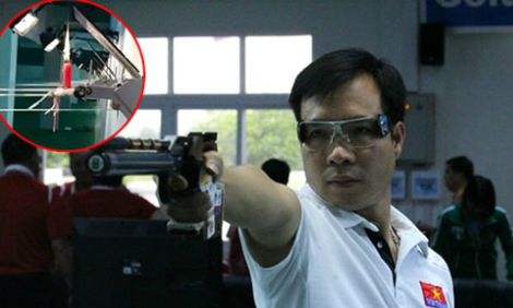 VIDEO: Xạ thủ Hoàng Xuân Vinh bắn tắt nến ở cự ly 10m