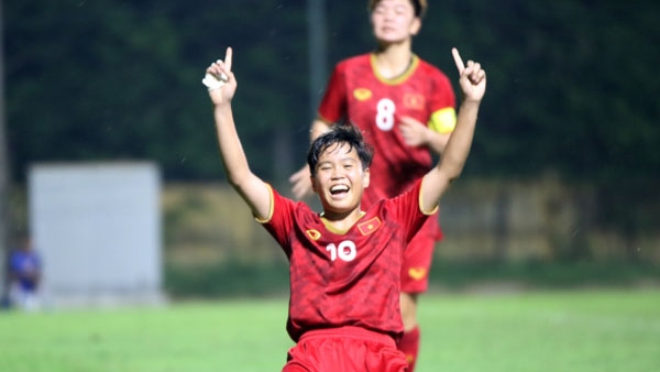 Người hùng của tuyển nữ Việt Nam trải lòng sau bàn thắng quan trọng