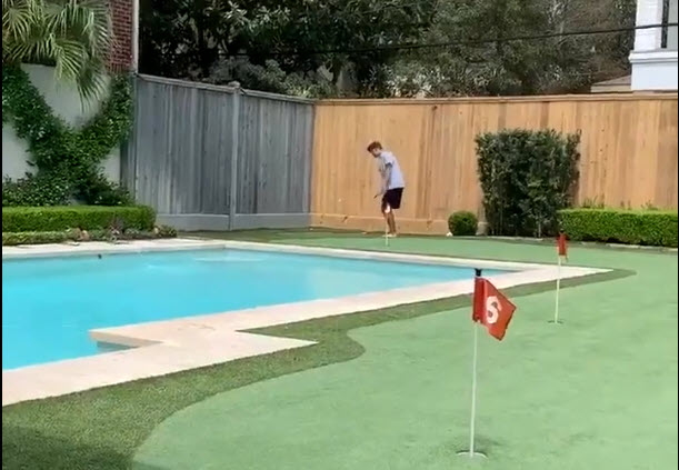 VIDEO: Pha đánh golf diệu kỳ như kỹ xảo điện ảnh