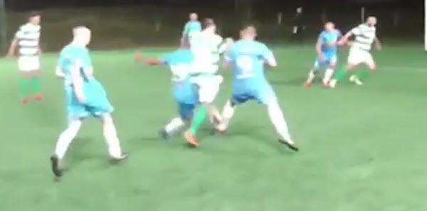 VIDEO: Dám gắp bóng qua đầu, cầu thủ bị đối phương 'song kiếm hợp bích' triệt hạ