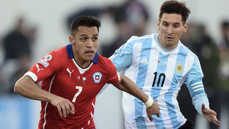 Sanchez đánh bật Messi khỏi ĐHTB vòng bảng Copa America
