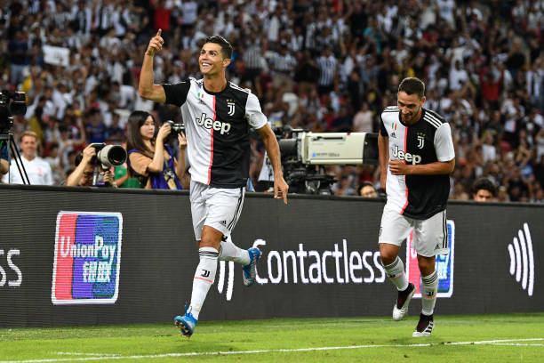 Ronaldo lập công, Juventus vẫn thua Tottenham sau cơn mưa bàn thắng