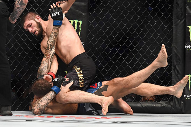 UFC 242: 'Đại bàng Nga' Khabib tái xuất hoàn hảo với thắng lợi chóng vánh