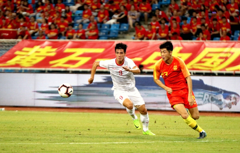 Bóng đá Trung Quốc và câu chuyện dùng tiền mua thành công