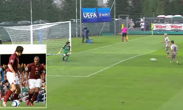VIDEO: Đội bóng U19 dàn xếp đá penalty siêu dị làm khổ đối phương