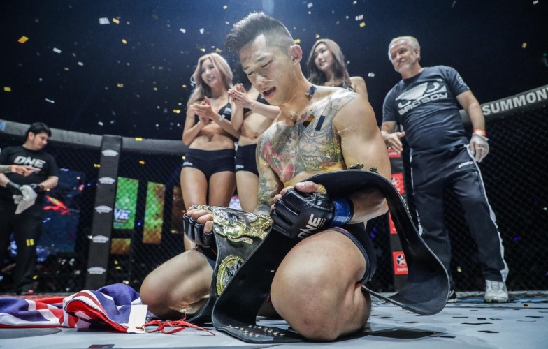 Những điều ít biết về 'ông vua MMA gốc Việt' Martin Nguyễn