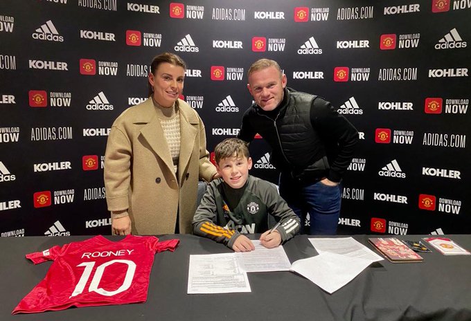Con trai Rooney chính thức ký hợp đồng với Man United