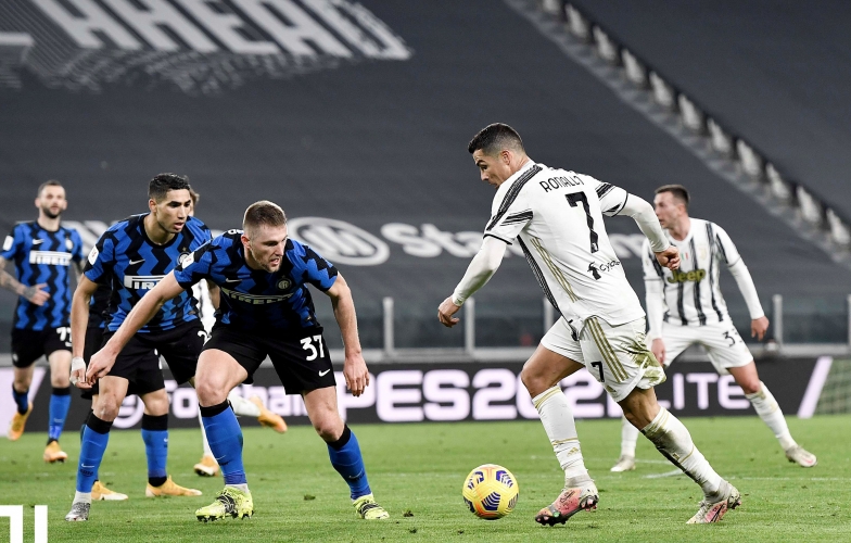 Ronaldo đưa Juventus vào chung kết Coppa Italia 