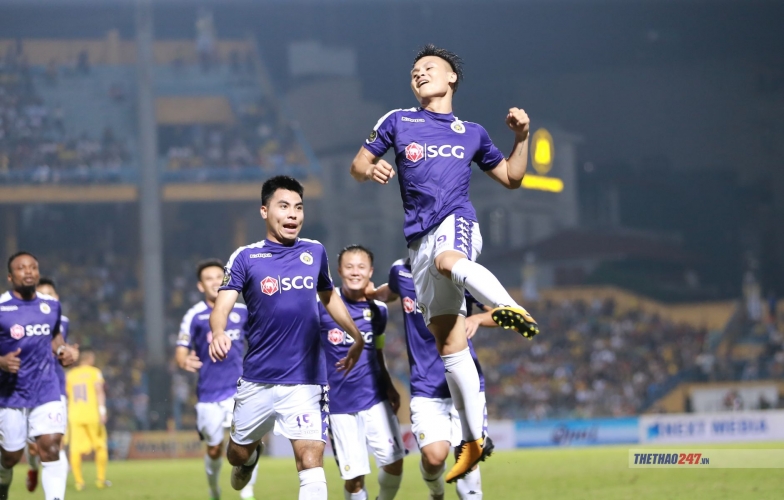 Hà Nội FC được hưởng lợi thế lớn nhờ hoãn V-League