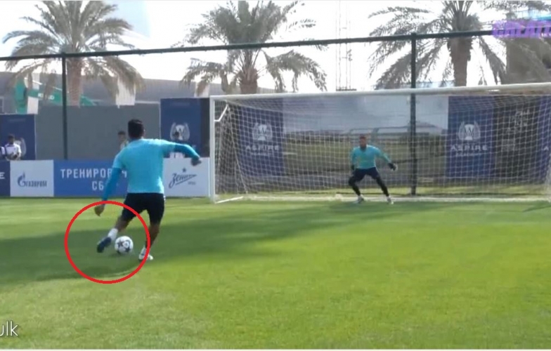 VIDEO: Pha đá penalty kiểu 'tuột giày' gây sốt cộng đồng mạng của Hulk