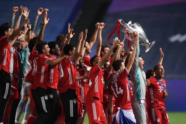 Manuel Neuer lập kỳ tích thế kỉ sau chung kết Cúp C1