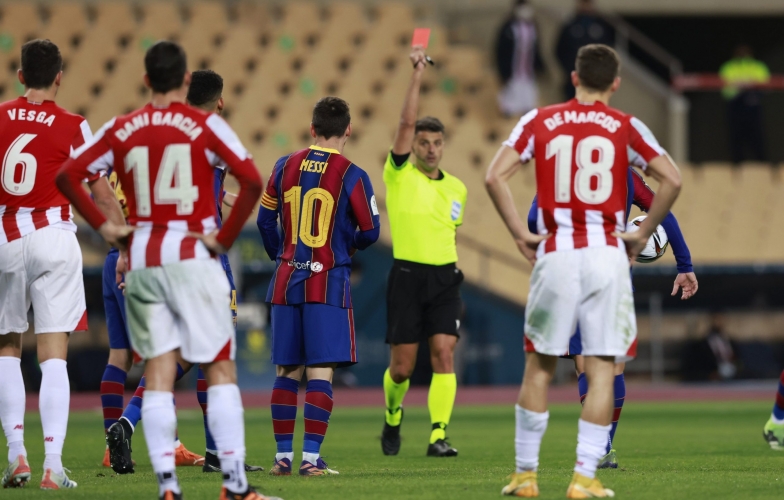 Trọng tài đuổi Messi ở trận chung kết Siêu cúp bị phạt ngược?