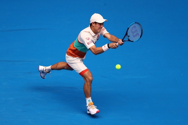Nishikori đánh bại tay vợt cao 2m11 ở vòng 2 Australian Open