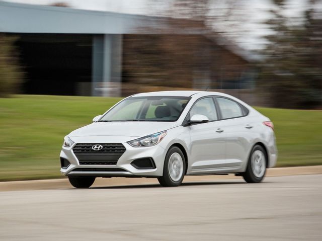 Do đâu doanh số Hyundai Accent 'vượt mặt' đàn em Grand i10?