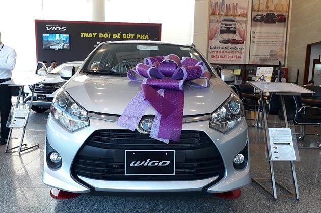 Giá Toyota Wigo giảm mạnh 40 triệu đồng, đón đầu Brio, Fadil