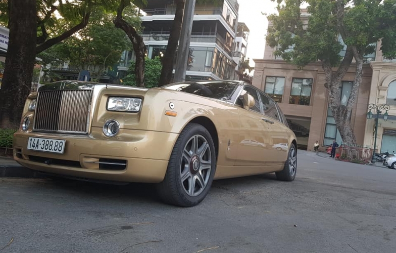 Ngắm Rolls-Royce Phantom màu độc, biển số khủng tại Hà Nội