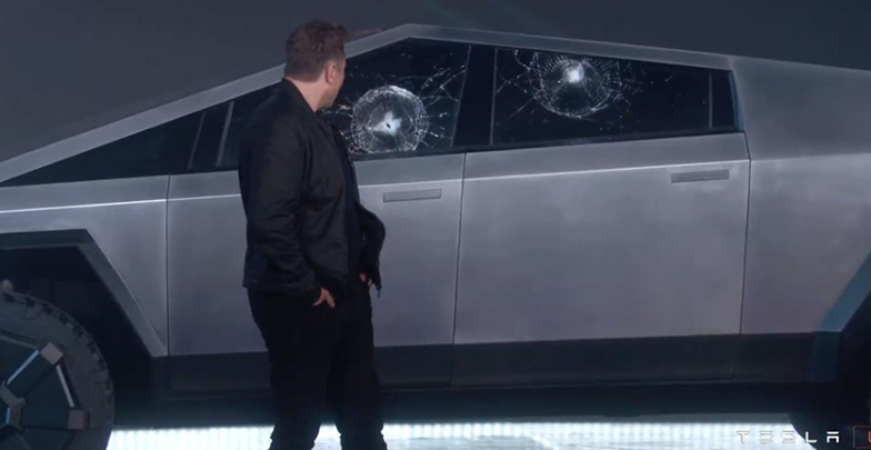 Tesla ra mắt xe bán tải bọc thép như phim viễn tưởng