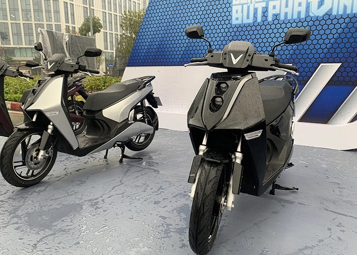 VinFast ra mắt xe máy điện Theon, tham vọng soán ngôi Honda SH
