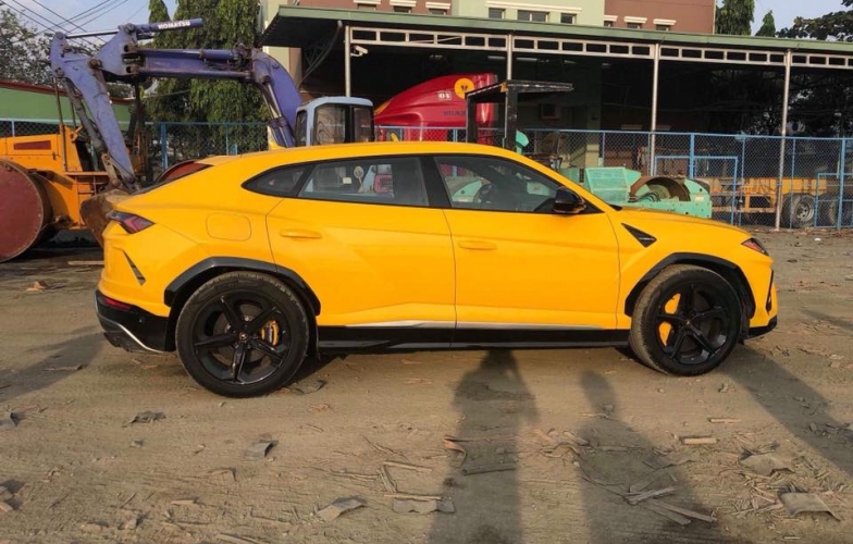 Lamborghini Urus thứ 3 về Việt Nam, sở hữu màu sơn vàng rực rỡ