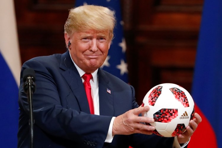 Tống thổng Mỹ Donald Trump từng là cầu thủ bóng đá