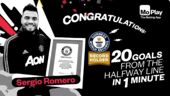 Thủ môn MU lập kỷ lục Guinness thế giới