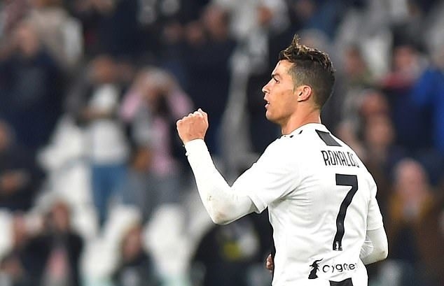 Ronaldo tỏa sáng, Juventus thoát thua ngay trên sân nhà