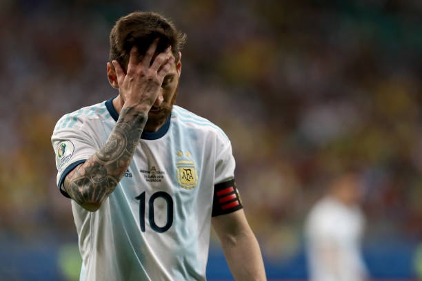 VIDEO: Pha sút bóng lên trời khó tin của Messi ở Copa America