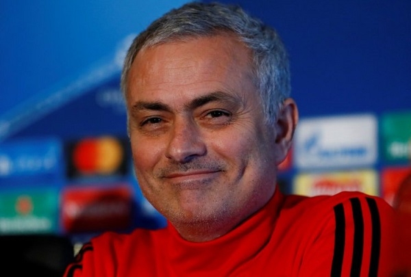HLV Mourinho sẽ mua 3 bán 2 sau cuộc họp với lãnh đạo MU