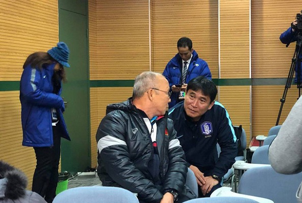 HLV U23 Hàn Quốc nhận xét về đồng nghiệp Park Hang Seo